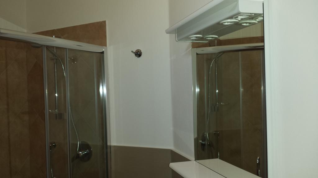 Residenze Glorenza Daire Bolzano Oda fotoğraf