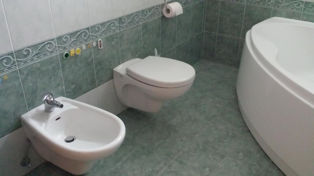 Residenze Glorenza Daire Bolzano Oda fotoğraf