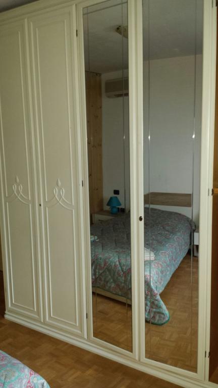 Residenze Glorenza Daire Bolzano Oda fotoğraf